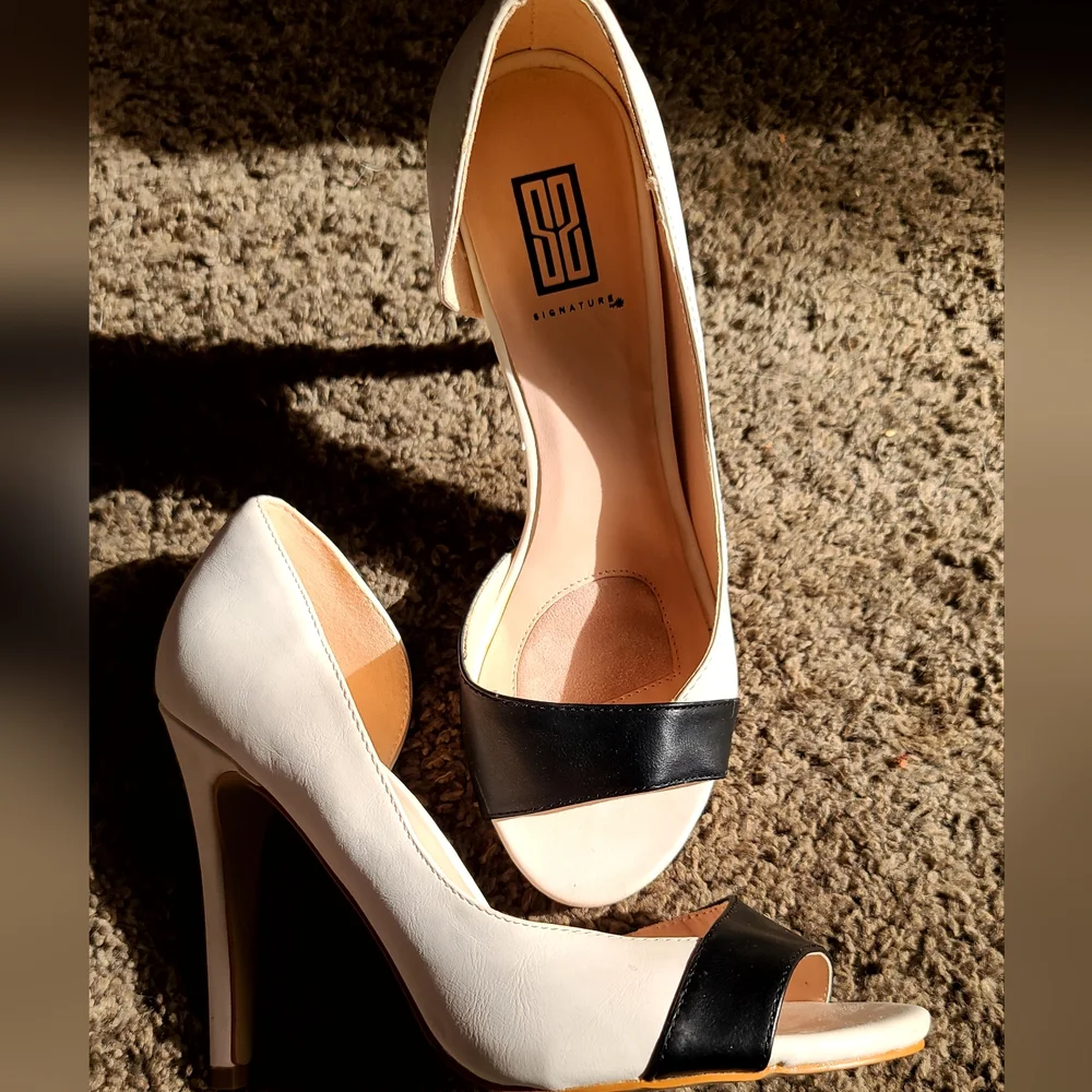 Signature NEW black & white Anikka 👠 heels sz7 - Picture 3 of 4